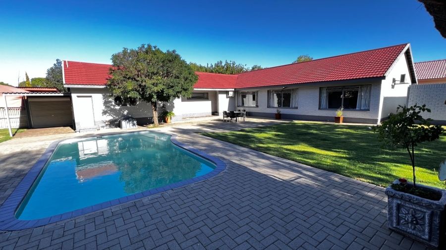 4 Bedroom Property for Sale in Helicon Heights Free State